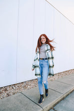 Load image into Gallery viewer, Out Of Town Shaket