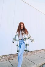 Load image into Gallery viewer, Out Of Town Shaket